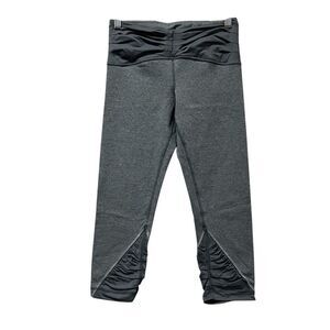 Lululemon Size 6 Venus Gray Ruched Crop Capri Athletic Workout Leggings R1